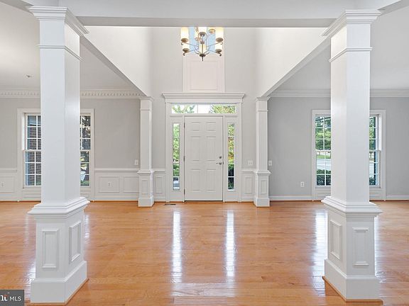 4th image of 101 Jersey Ln