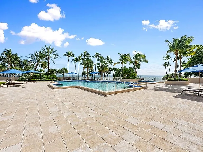 2 Grove Isle Dr #B706 — Photo 23