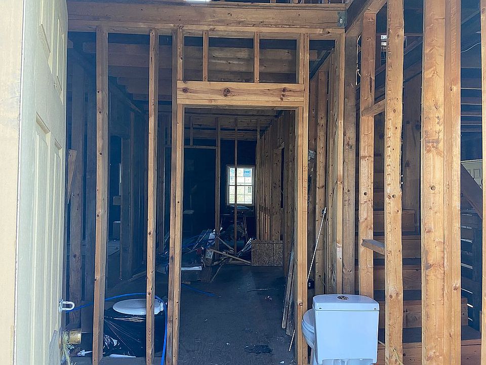 1st image of 6 Orchard Ave