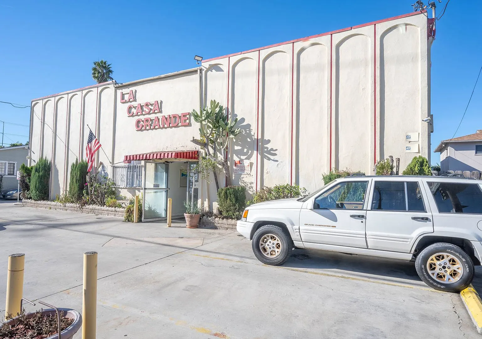 11143 S. Inglewood Ave. — Photo 3