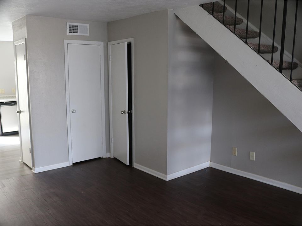 1st image of 133 Old Line Dr APT 35
