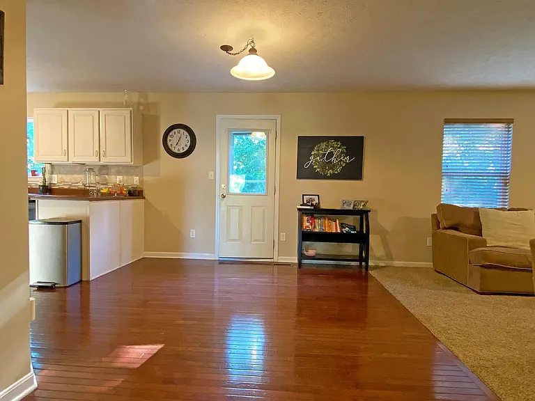 85 W Waterbury Dr — Photo 6