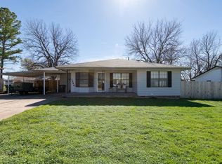 1209 E Spring St, Henrietta, TX 76365