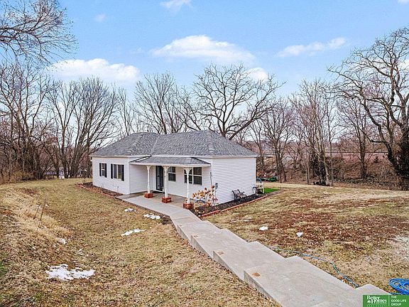 2nd image of 420 2nd Rue