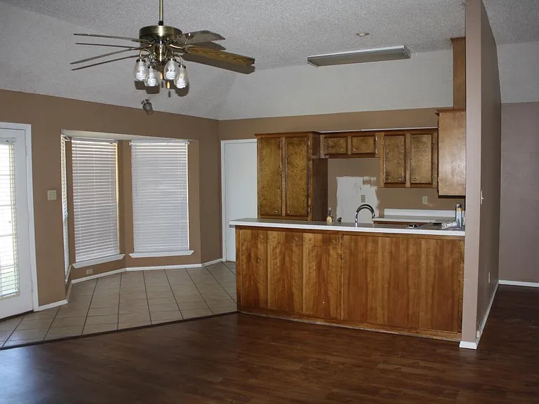 111 Whippoorwill Ln — Photo 3
