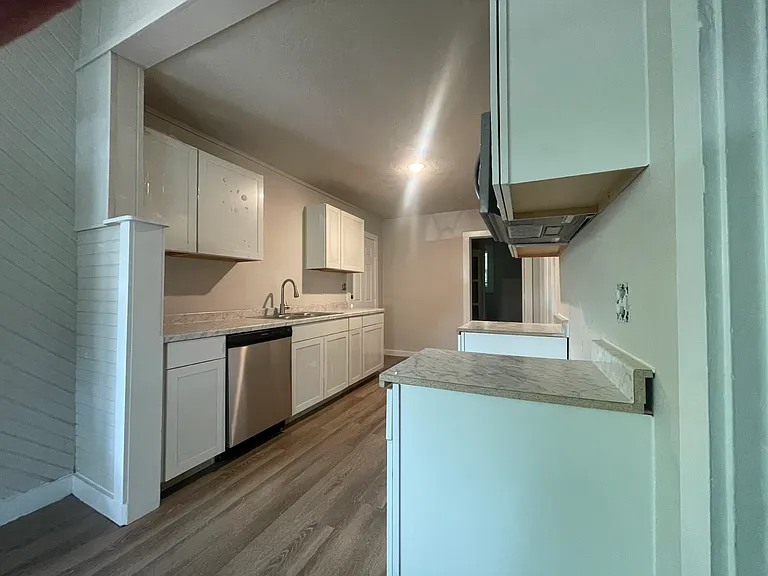 803 2nd Ave — Photo 2