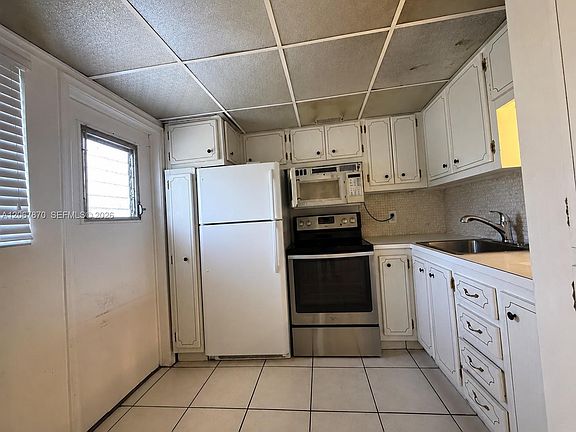 2nd image of 20200 NE 29th Ct APT N214