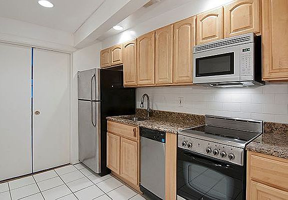 2nd image of 263 W 138th St #1