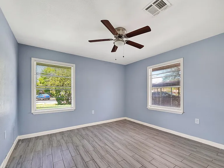 6022 Lyndhurst Dr — Photo 16