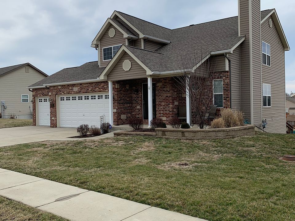 2nd image of 807 Sheridan Ln