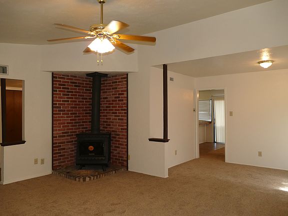 Living Room / Formal Dinning Room