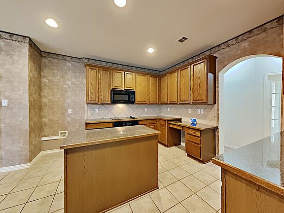 4th image of 317 Royal Crest Dr