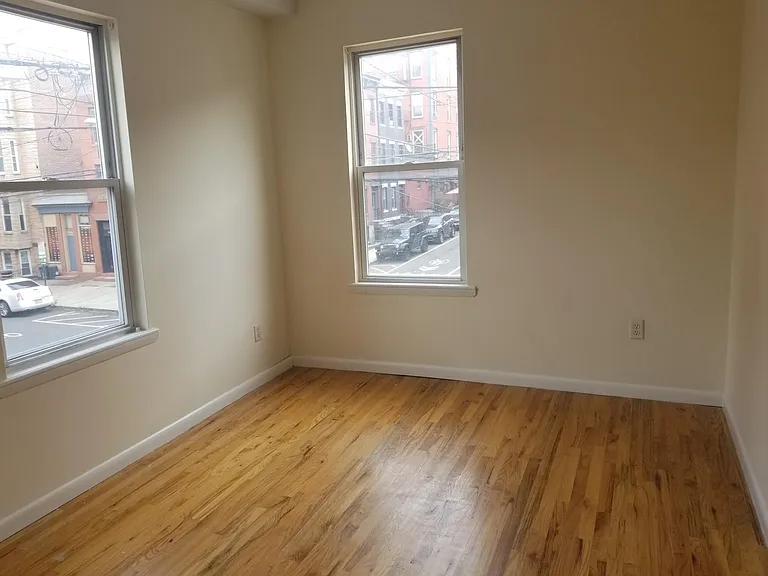 742 Garden St — Photo 3