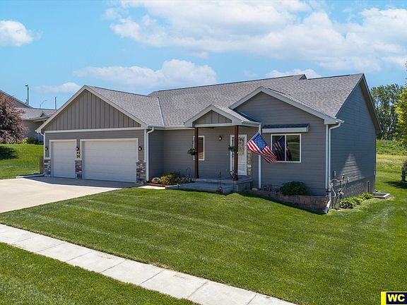 3rd image of 2880 Ravae Ln