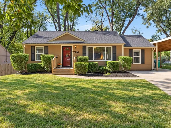 7716 Robinson St, Overland Park, KS 66204