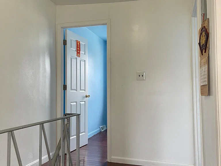 2732 S Marshall St — Photo 5
