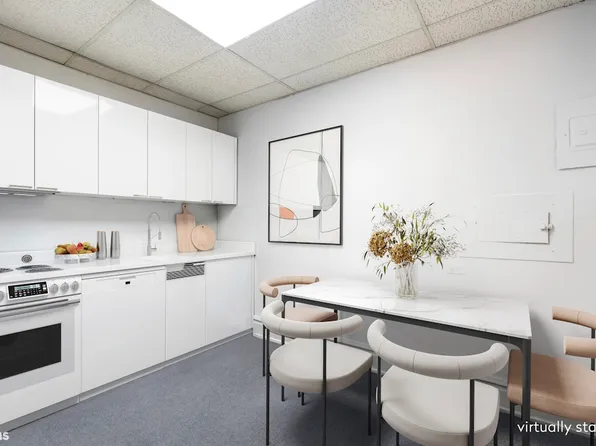 1070 Park Avenue image 5 of 8