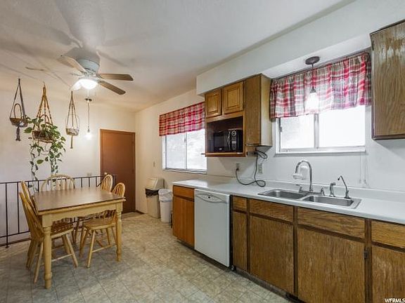 4th image of 3845 S Westhill Cir