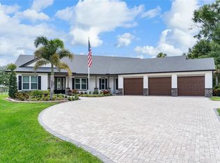 18612 Hanna Rd, Lutz, FL 33549