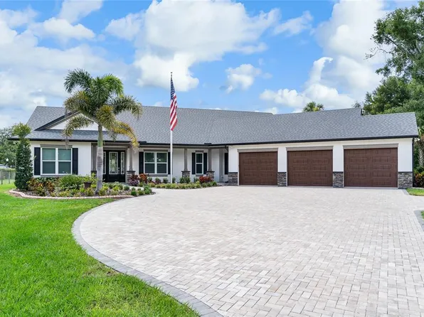 18612 Hanna Rd, Lutz, FL 33549