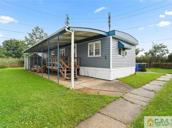 33 Alison Dr, Avenel, NJ 07001