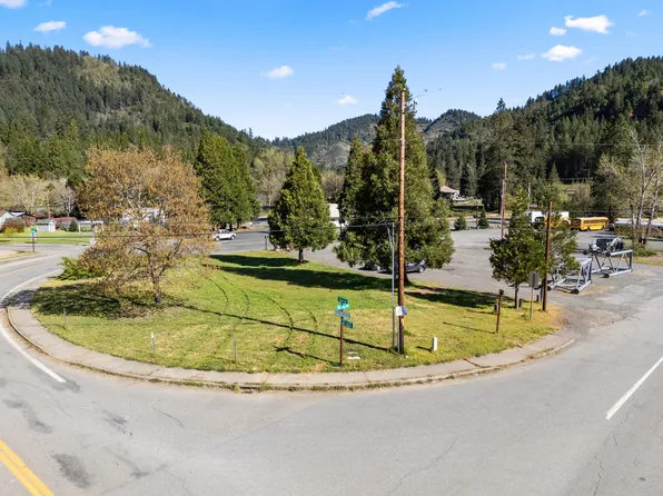 400 Old Hwy S, Wolf Creek, OR 97497