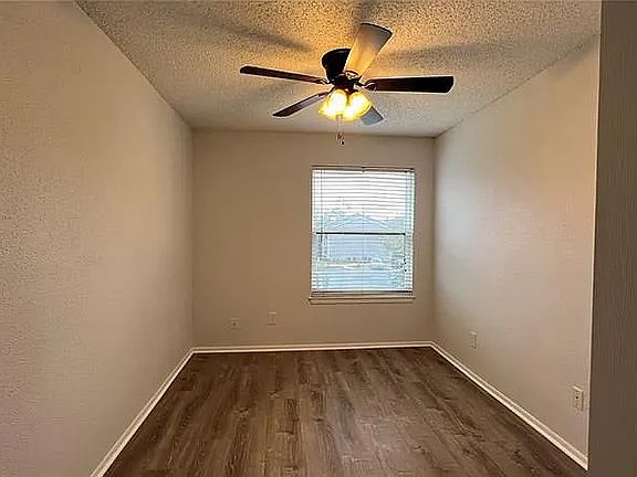 3rd image of 3724 Idlebrook Cir APT 212