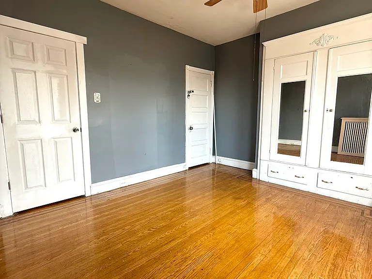 4010 N Franklin St — Photo 16
