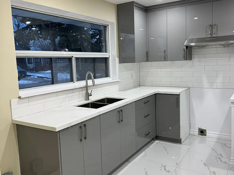 28 Alexandria Cres — Photo 7