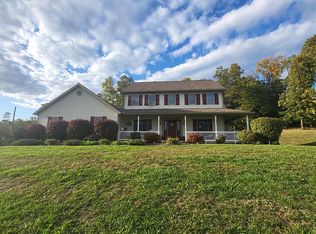 776 Blazen Sun Ln, New Berlin, PA 17855