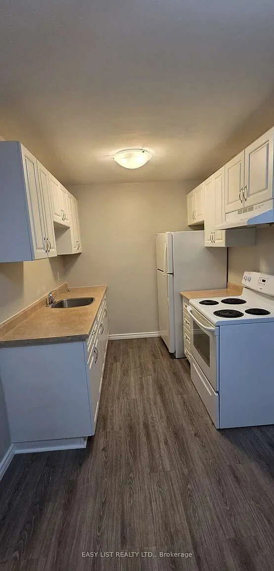 3 bed, $2,100 — Photo 2