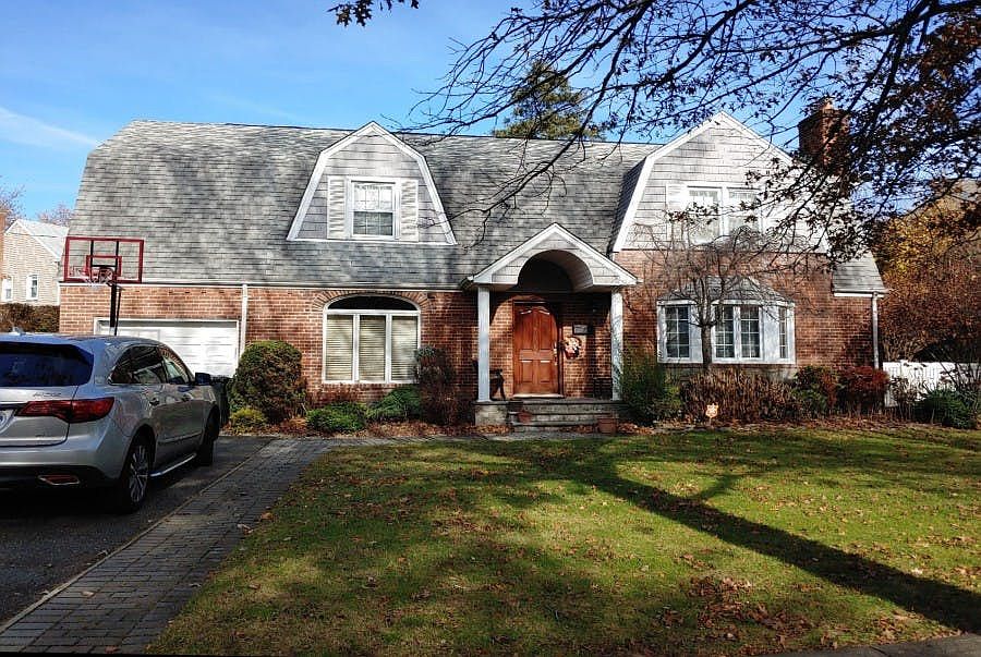1st image of 12 Leonard Dr