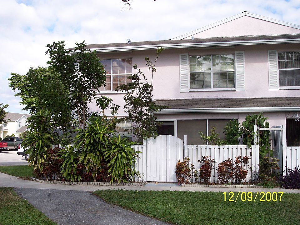 2nd image of 219 Foxtail Dr APT H