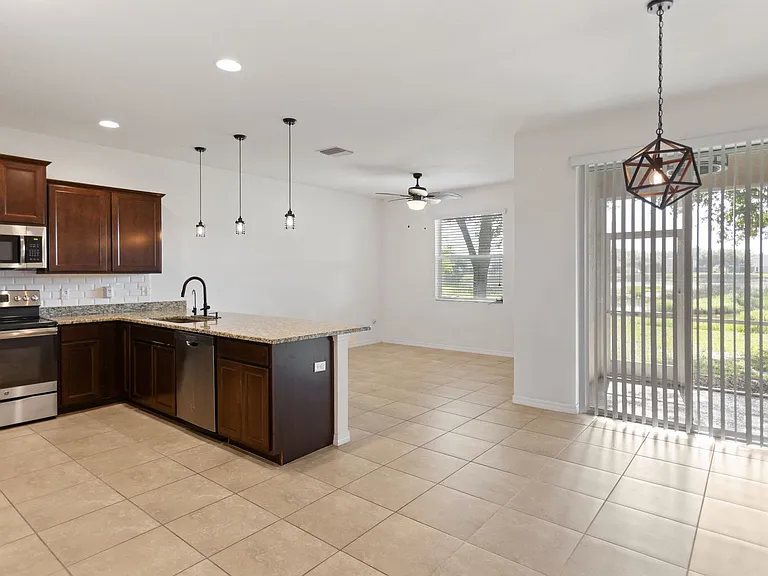 3840 Silverlake Way — Photo 8