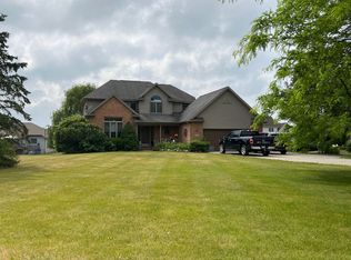 2368 Stonebrook Ct, Flushing, MI 48433