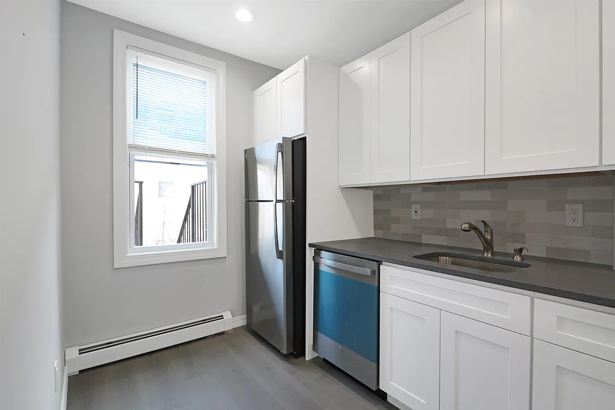 Building Photo - 1620 Palisade Ave #1