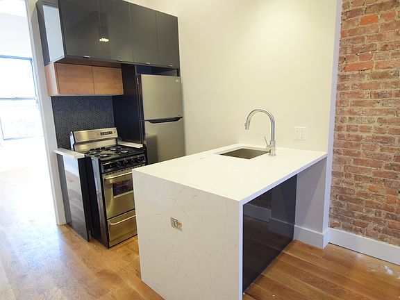 5th image of 679 Halsey St #88