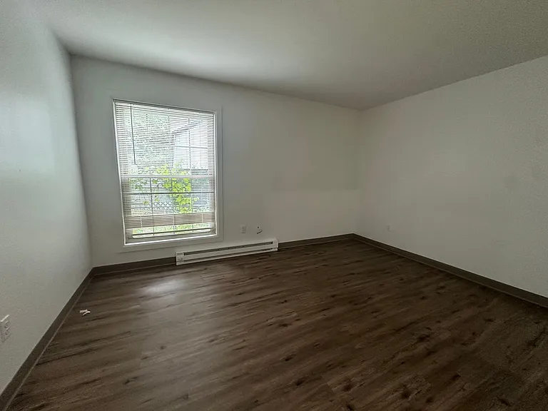 University Park Apartments near Cornell University — Photo 604