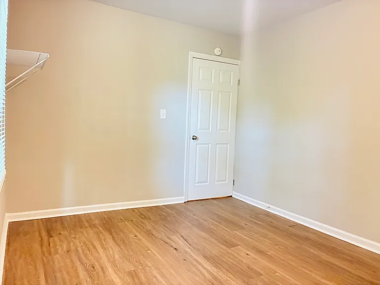 407 Gardner St — Photo 9