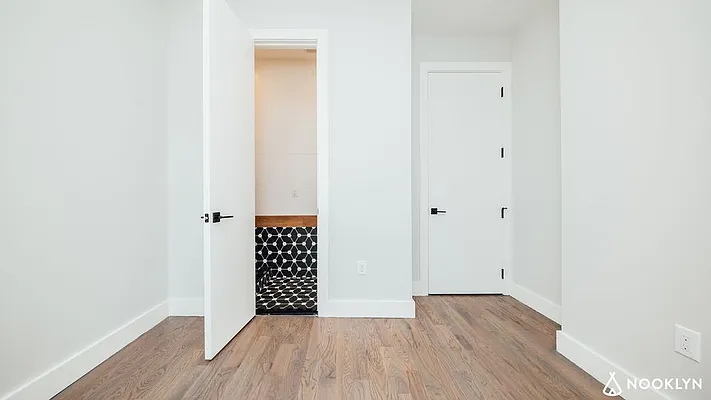 Rented by Nooklyn NYC LLC | media 8