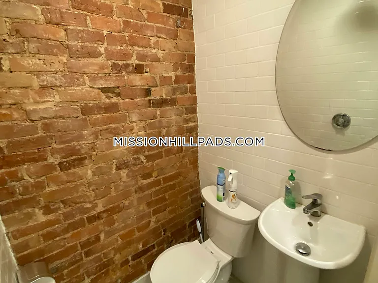 830 Huntington Ave #3 — Photo 8