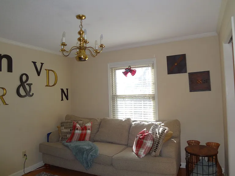 1515 E Franklin St #24 — Photo 8