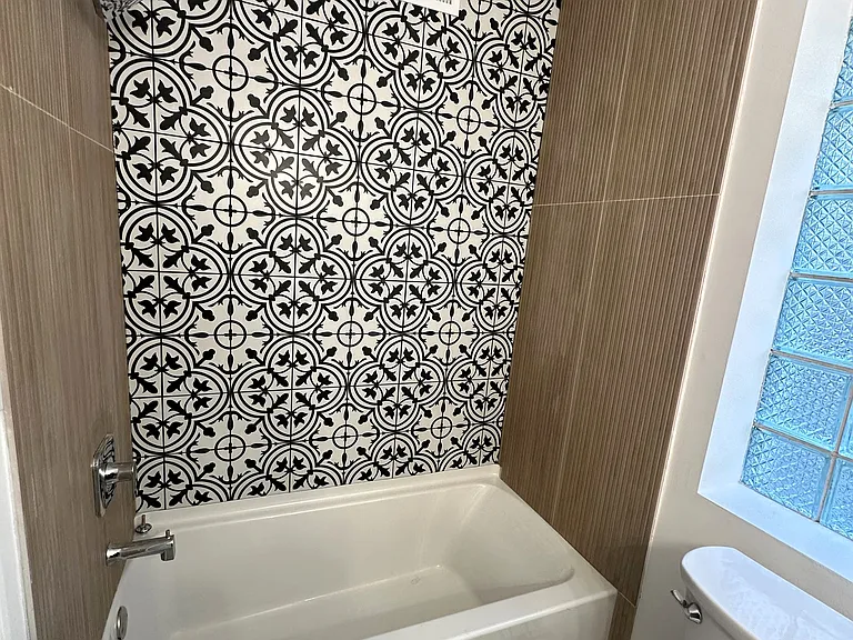 1507 W Nelson St #1 — Photo 5