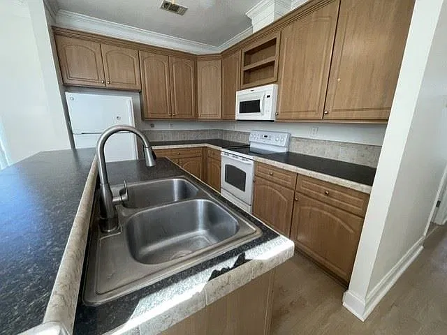 1 bed, 1.0 bath, 840 sqft, $1,499 — Photo 3