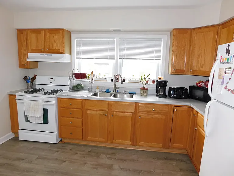 1911 Dewes St #1911 — Photo 11