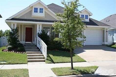 2nd image of 1508 Oakcrest Dr