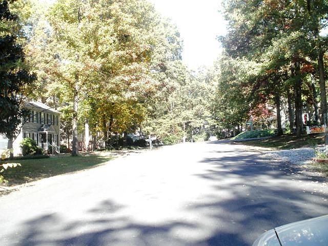 2nd image of 606 Fennimore Rd