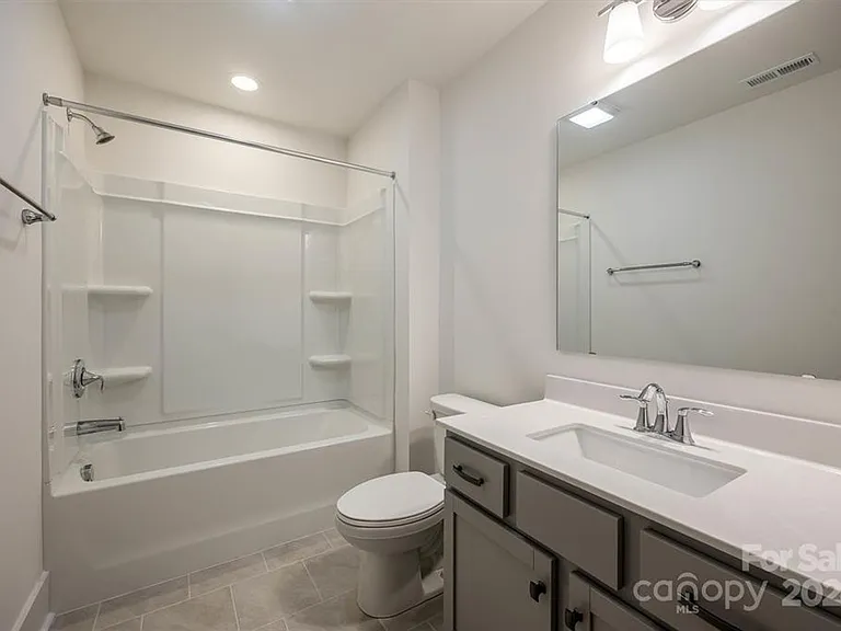 1241 Eastway Dr — Photo 23