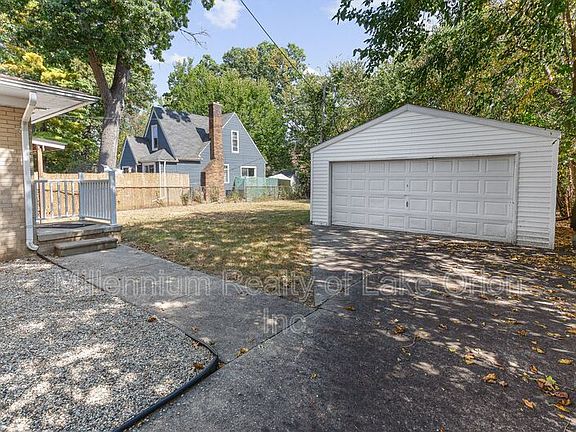 4th image of 24034 Meadowlark St