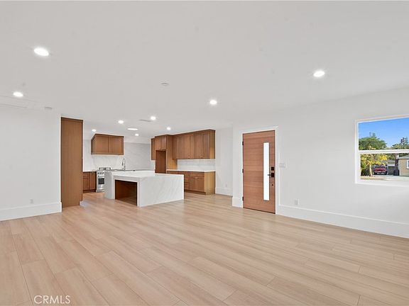 4th image of 2995 E Del Mar Blvd